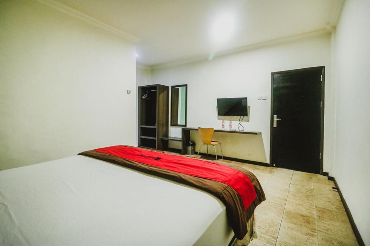 Reddoorz Plus Near Jambi Prima Mall Exterior photo