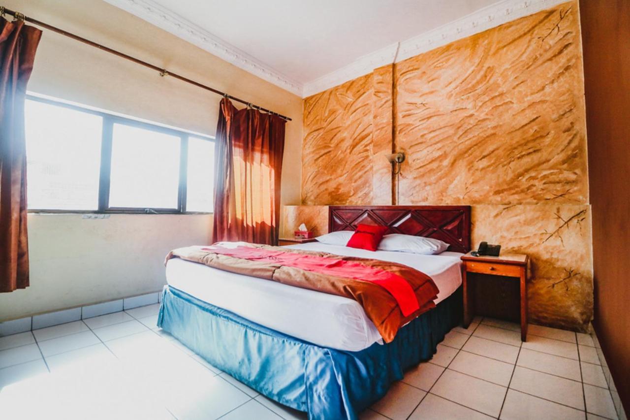 Reddoorz Plus Near Jambi Prima Mall Exterior photo